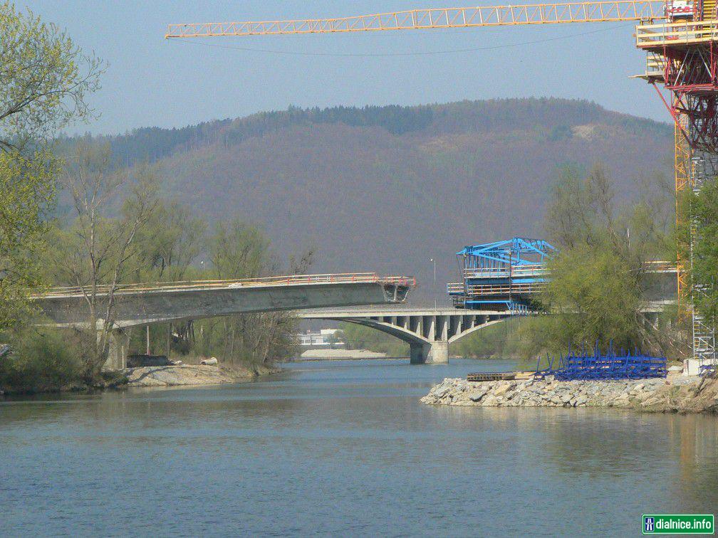 Most cez Váh