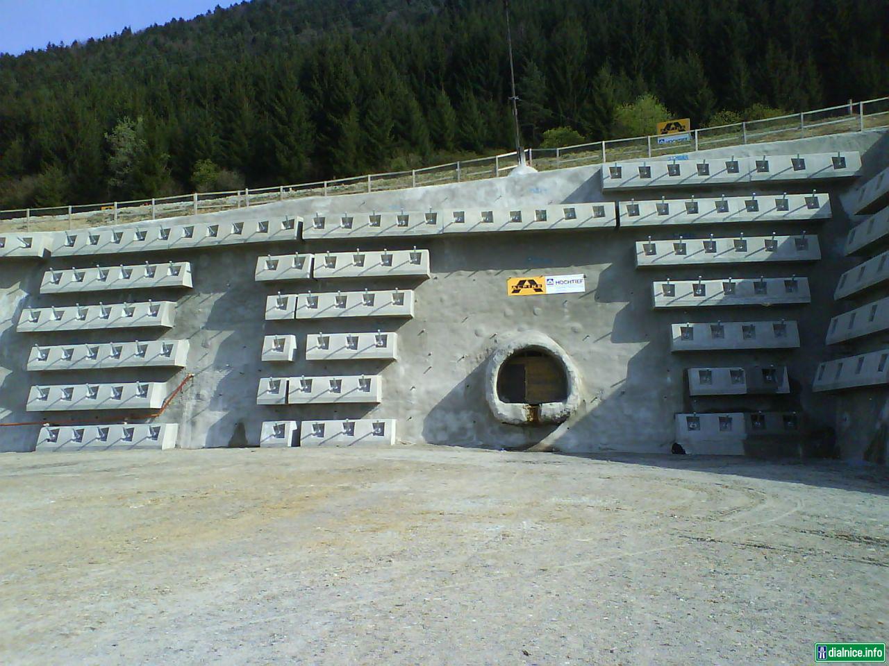 Portal tunela Vyšnove