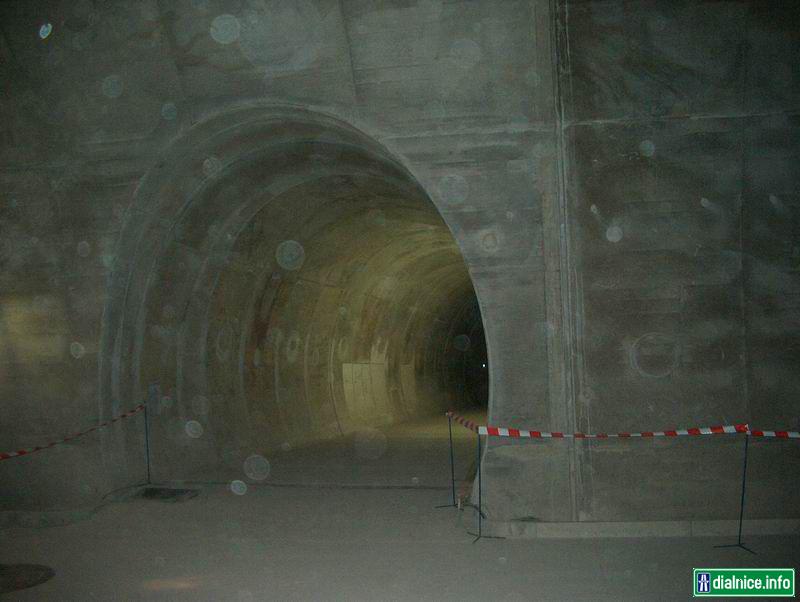 Spojovacia chodba v tuneli Sitina II.
