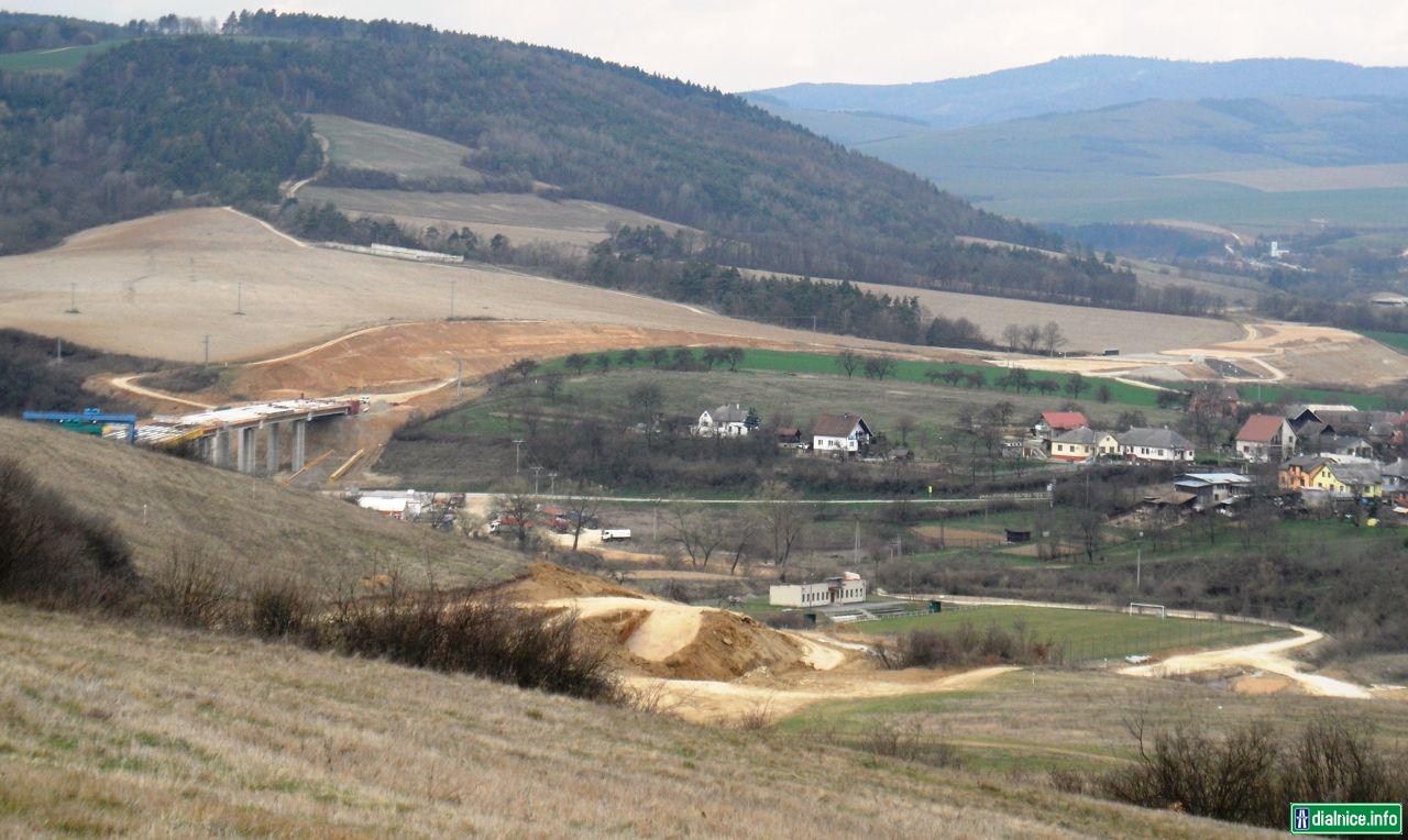 F1_FS_Pohľad od Chminianskej NV na Bertotovce