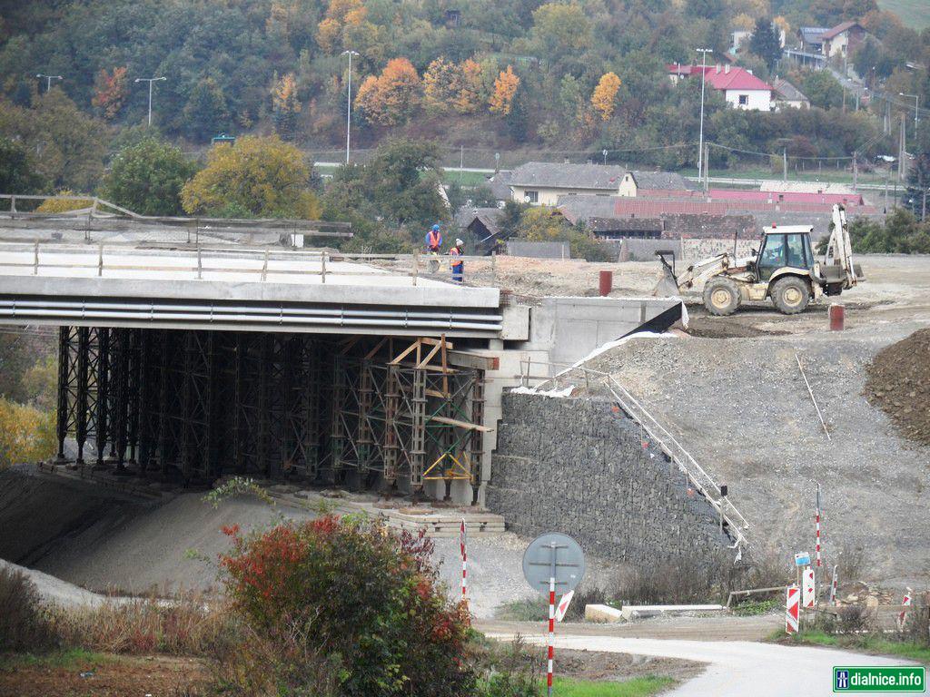 D1_Fričovce-Svinia_most nad cestou do Ondrašoviec