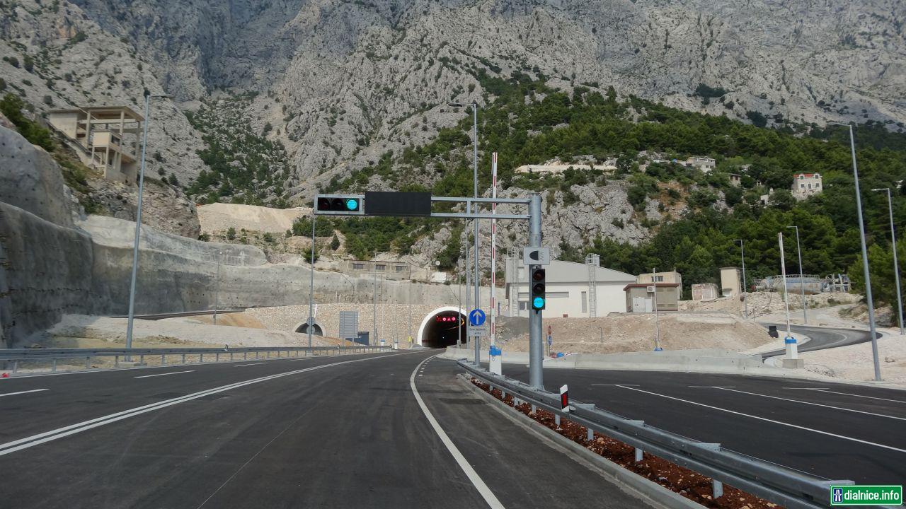 cesta D532 - 4,52 km tunel Sv.Ilija pod pohorim Biokovo, juhozapadny portal