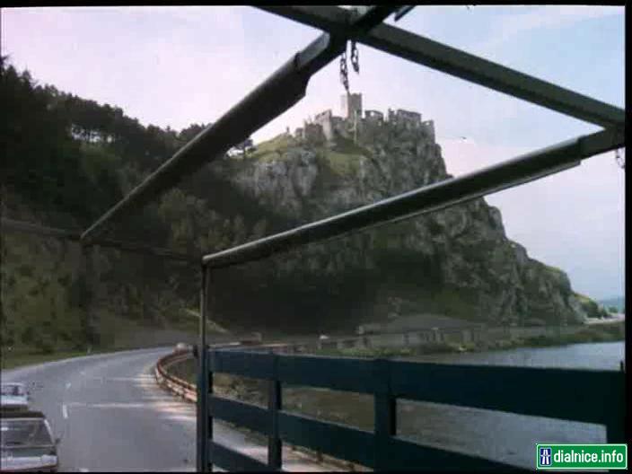 Záber z filmu Postav dom, zasaď strom z roku 1979