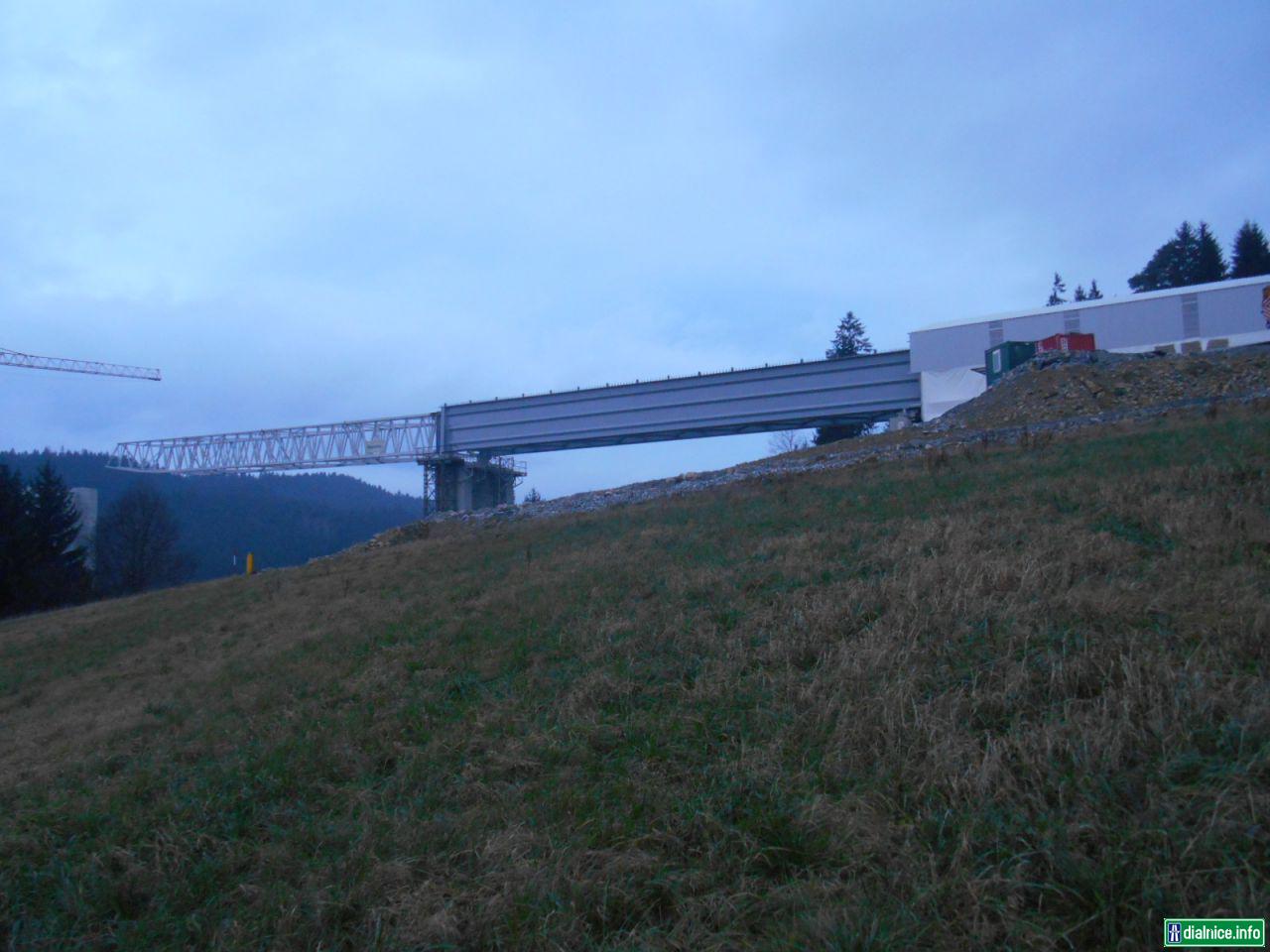 Vysunutá mostovka- most Vŕšok