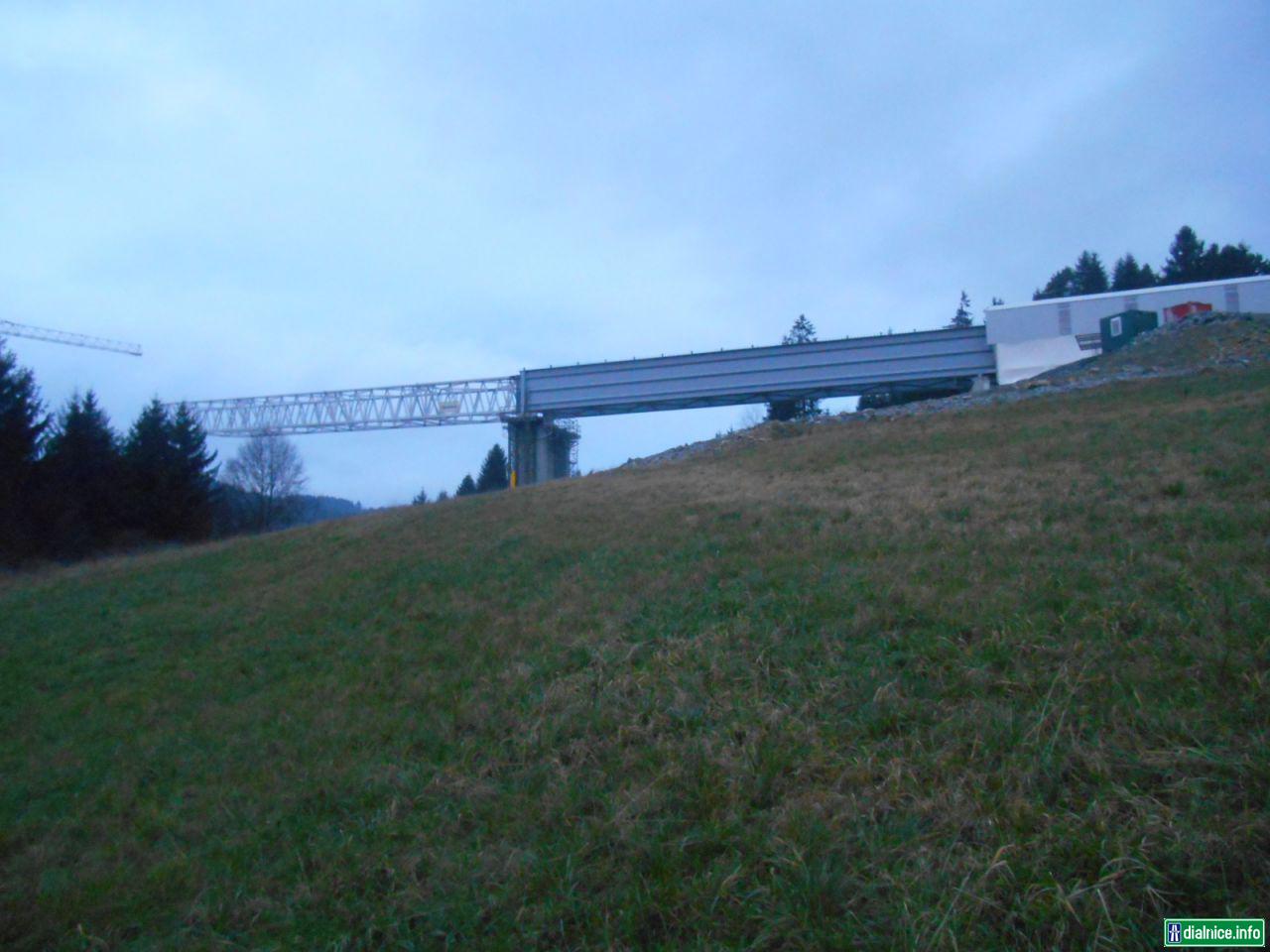 Vysunutá mostovka- most Vŕšok