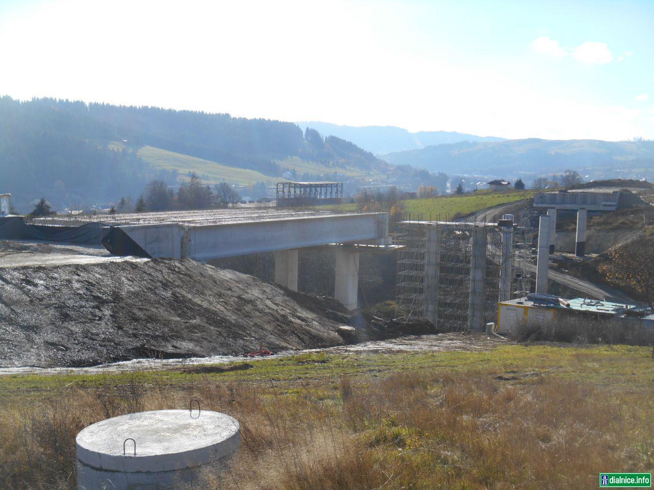 most nad údolím Strýčkovho potoka (239-00; km 2,0)
