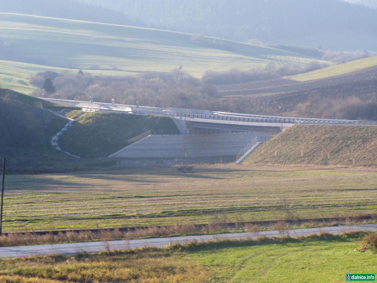 most ponad Oravicu - nájazd od Trdošína
