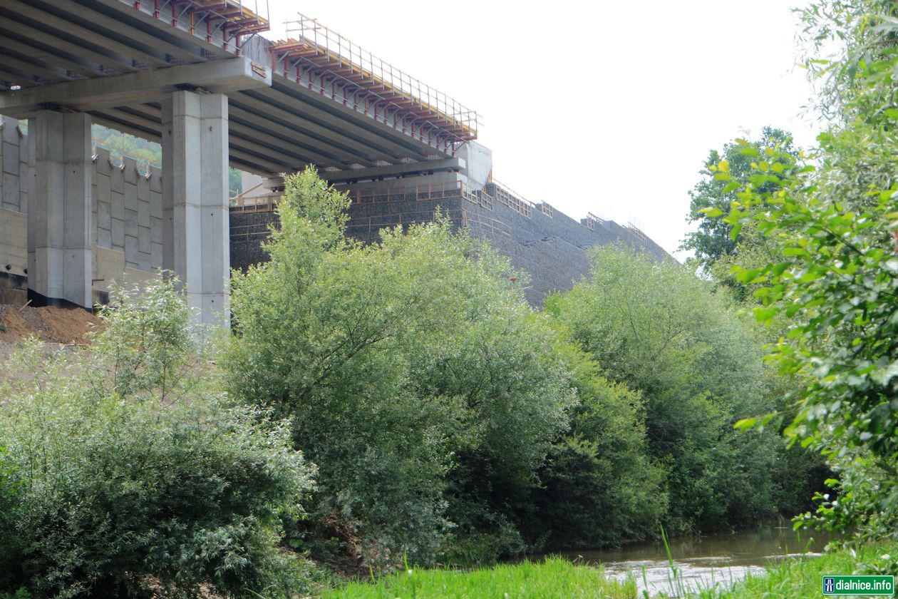 D1_Fričovce-Svinia_most za Chminianskou