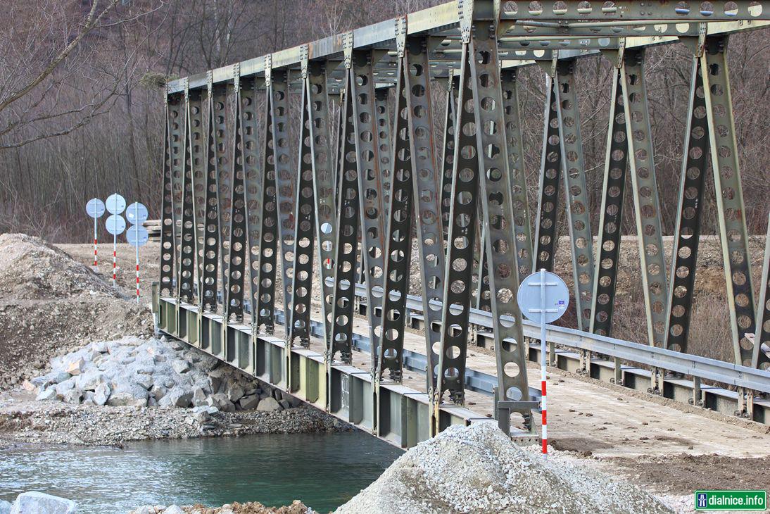 Provizórny most cez rieku Kysuca u tunela Pov.Chlmec-Brodno.