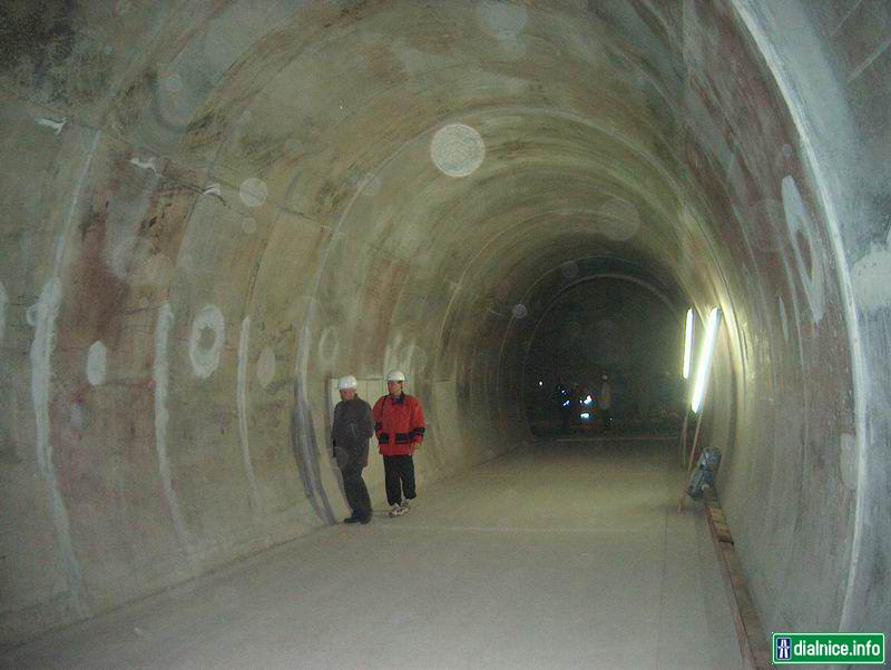 Spojovacia chodba v tuneli Sitina