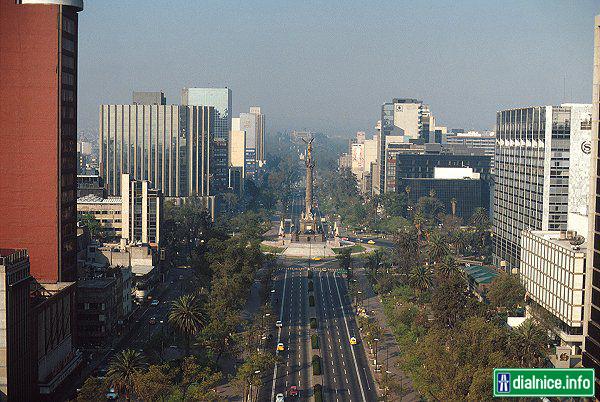 Hlavna cesta v hlavnom meste Mexika