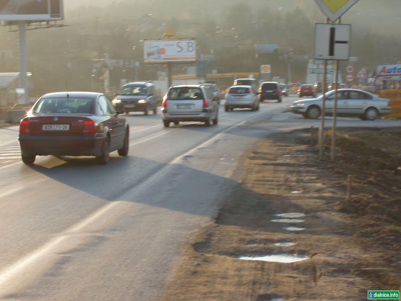 Rozširovanie Kragujevskej ulice,vpravo Oceliarska ulica