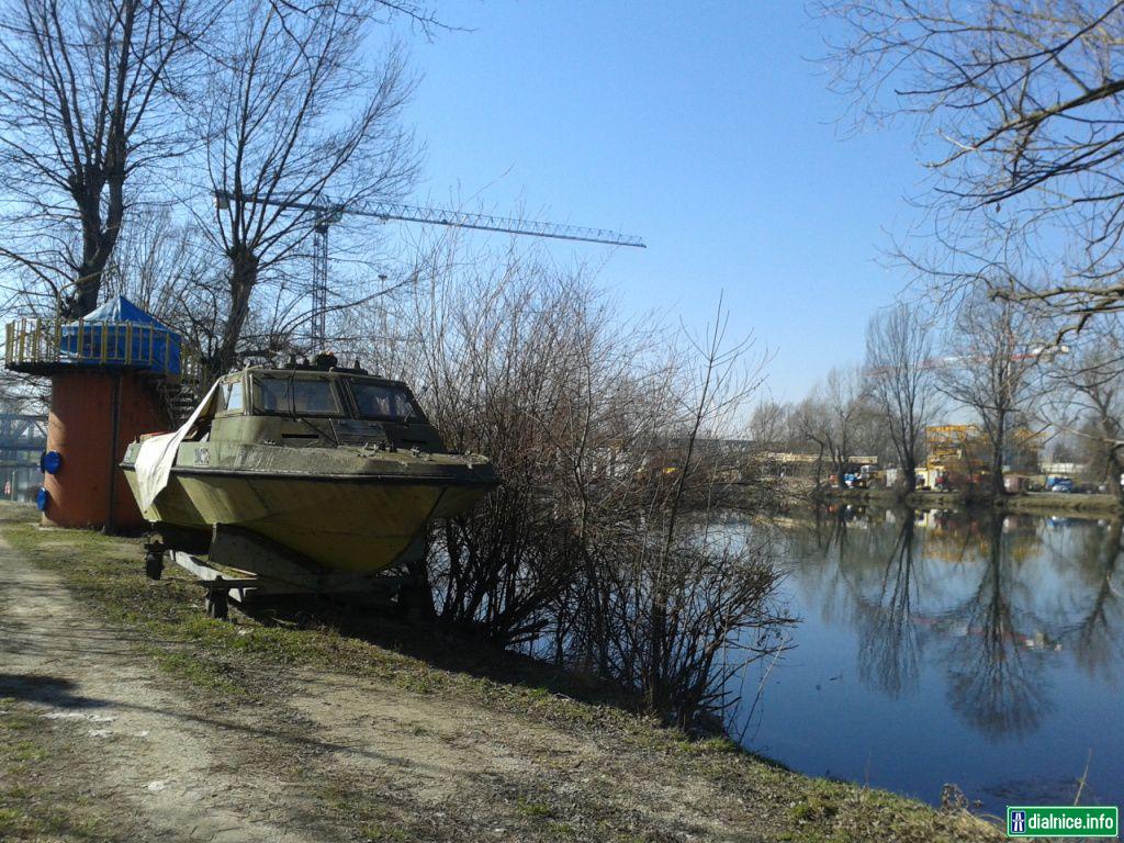 Trenčín výstavba žel. mosta cez Váh