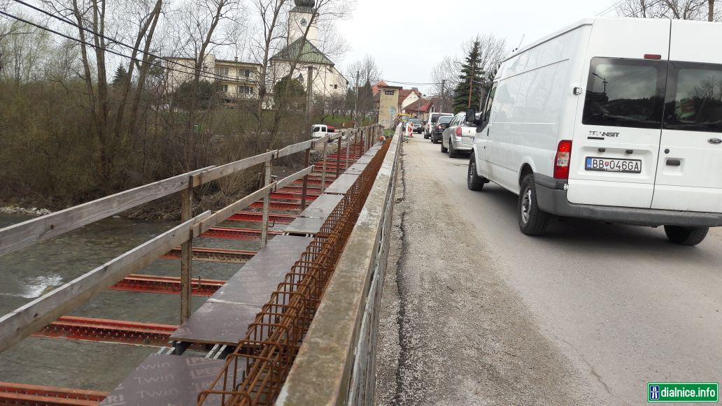 Rekonštrukcia mosta MO 2073-002 cez rieku Varínka vo Varine + rozširenie o lávku pre pešich a cyklistov