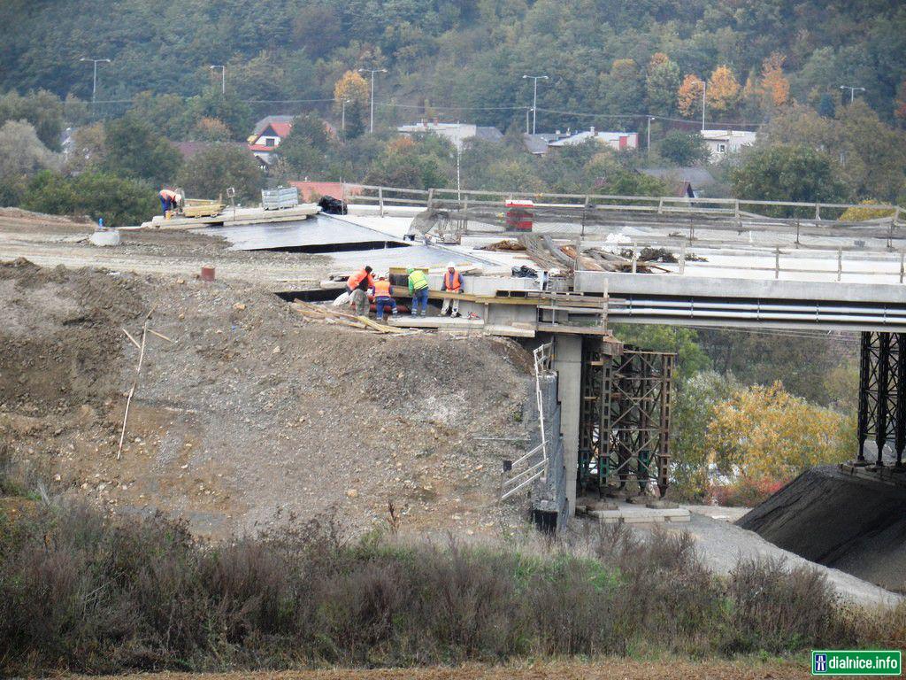 D1_Fričovce-Svinia_most nad cestou do Ondrašoviec