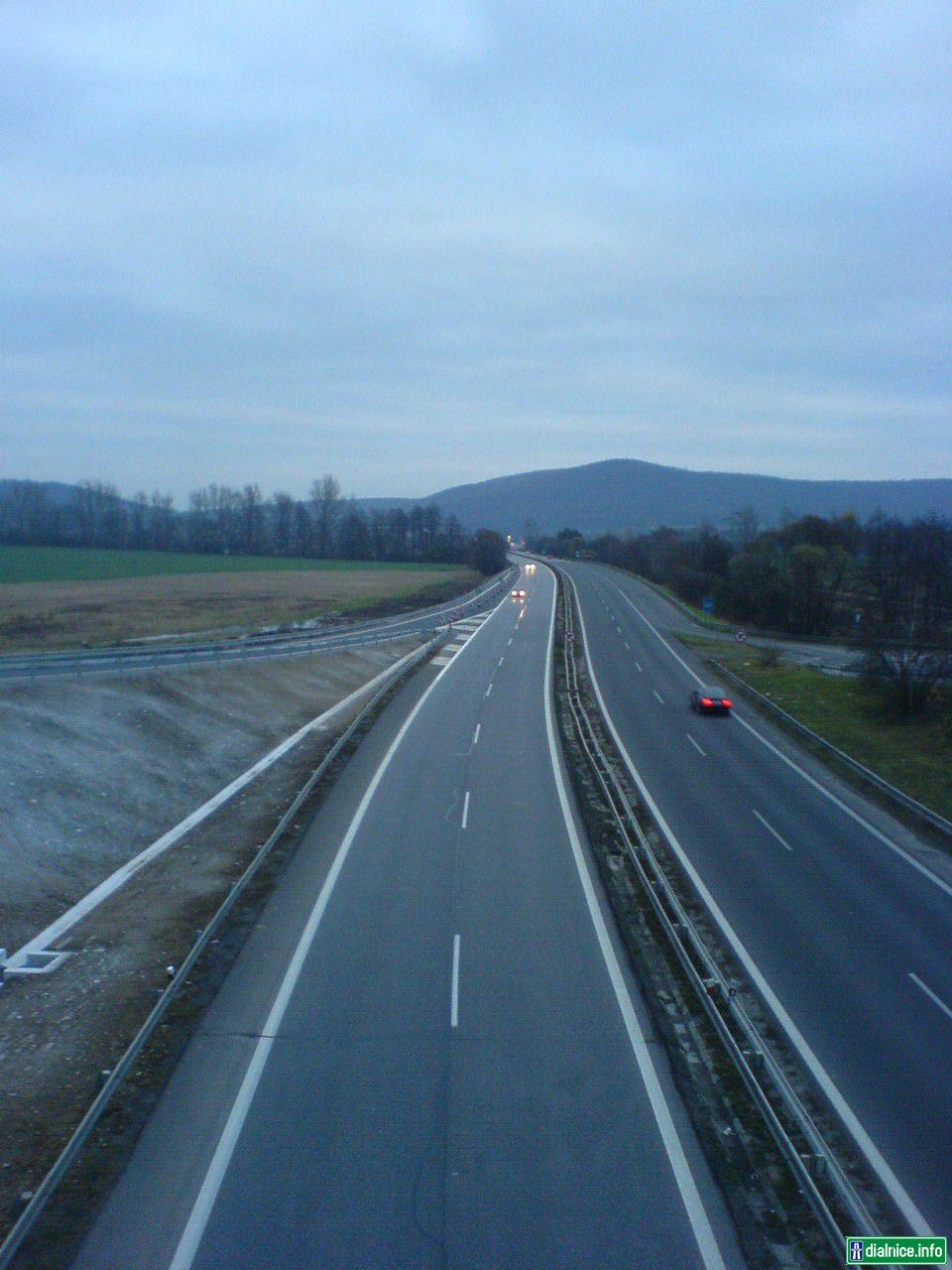 Vybudovaný výjazd Budča z R1 (smer ZH) pred otvorením