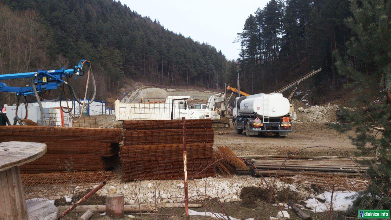 Tunel Považský Chlmec - stredná časť