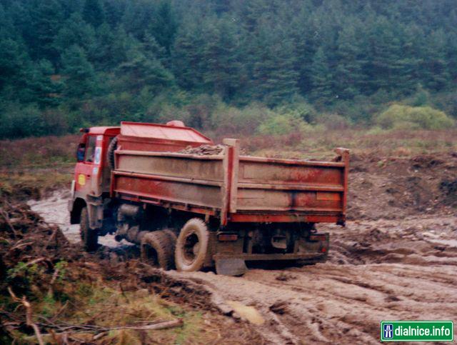 Stará dobrá Tatra 815 zvládne všetko