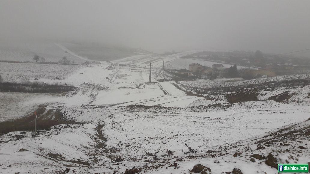 28.12.18 - pohlad smer LL, miesto buduceho mosta ponad cestu a ptk. a v dialke dalsieho ponad cestu