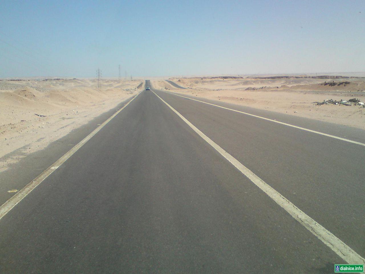 Egyptská diaľnica alebo asfalt v piesku :)
